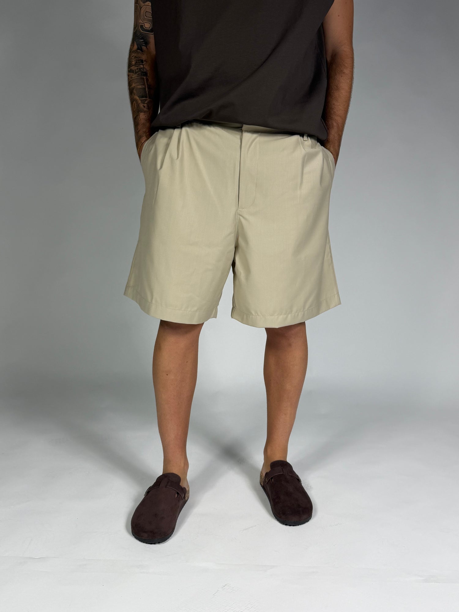 Short  Classic Beige Minimal