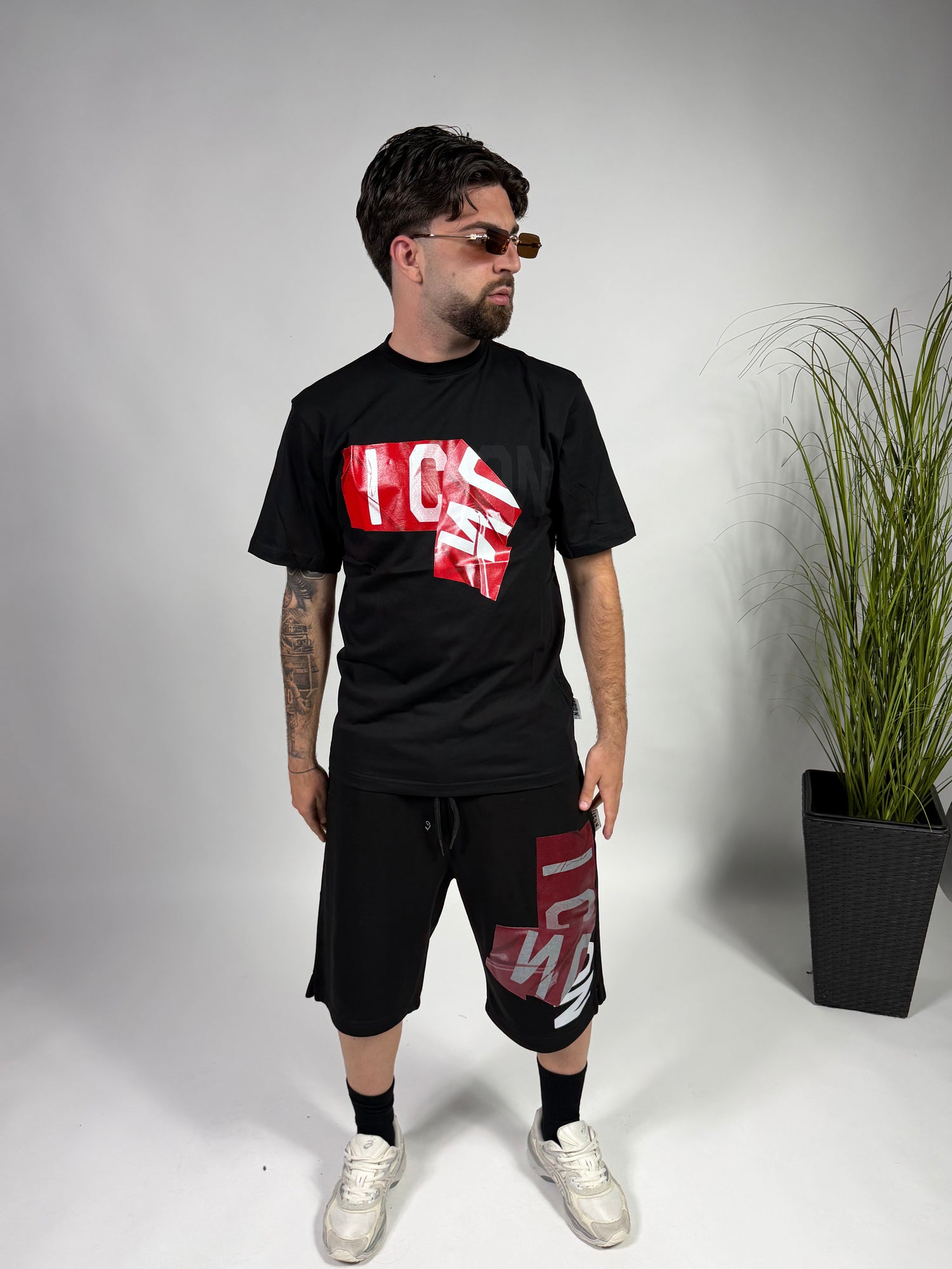 T-Shirt Logo In rilievo Icon