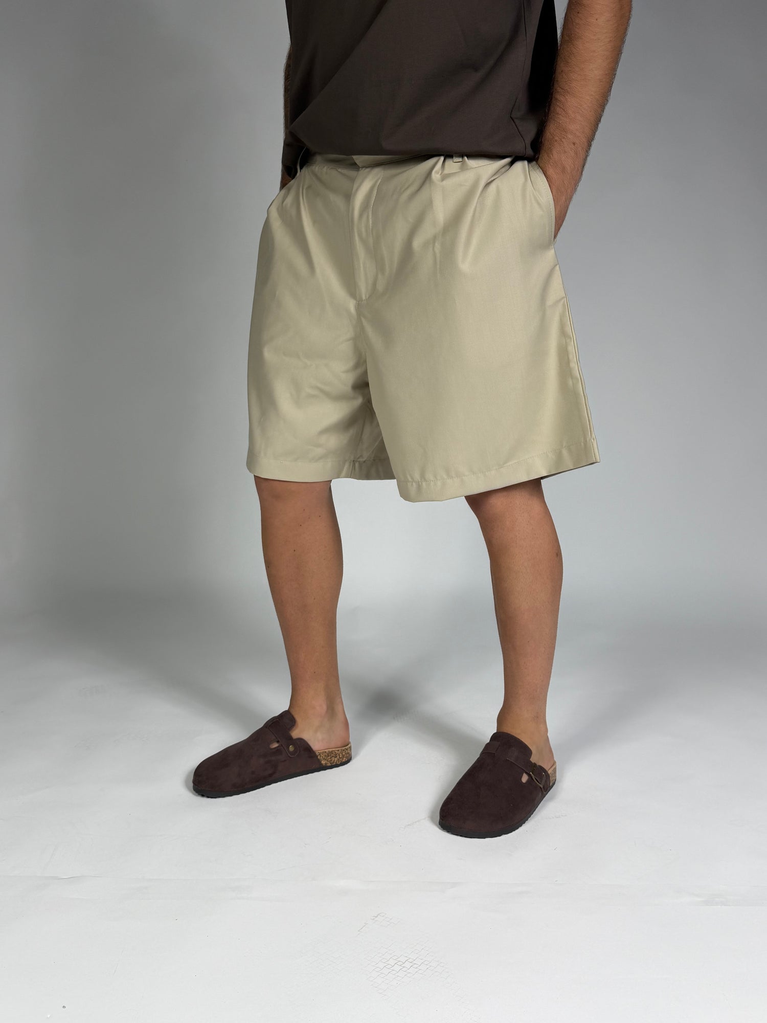 Short  Classic Beige Minimal